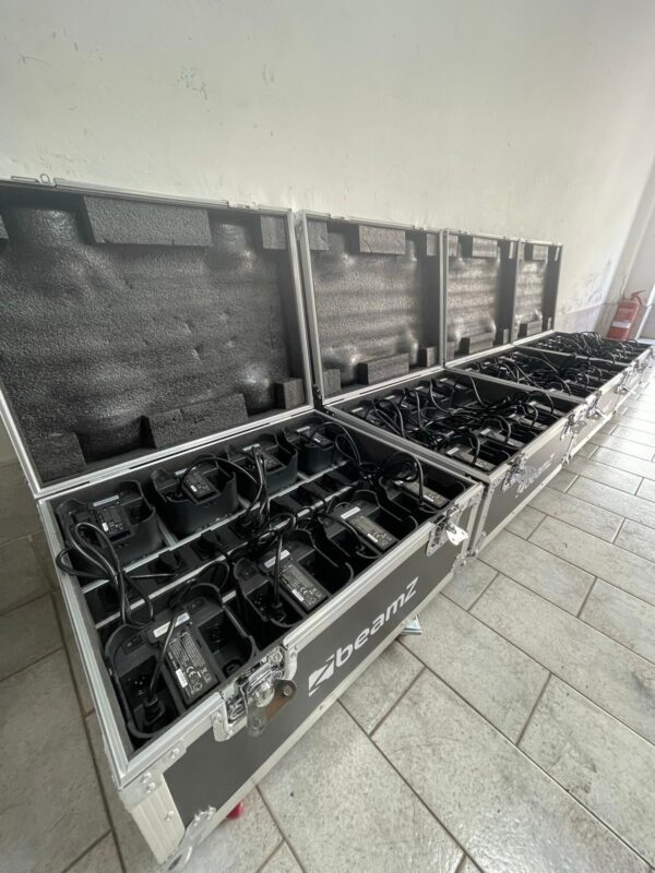 LOTTO FARI A BATTERIA SHOWTECH E BEAM-Z - immagine 14