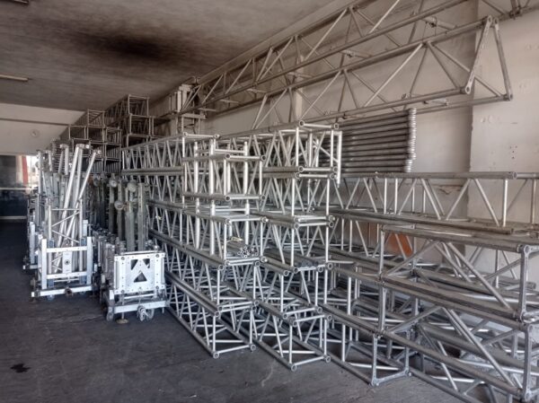 NUOVO STOCK DI TRALICCI COPERTURE & MOTORI - immagine 12