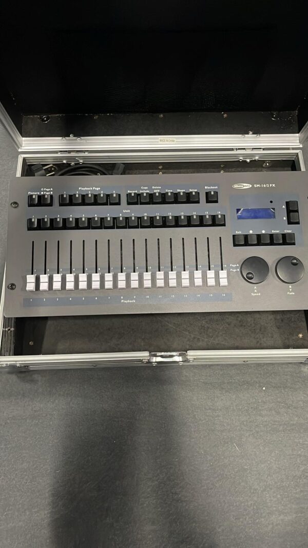1 showtec sm16/2 fx + case
