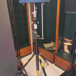 Elevatore telescopico LS-2 – Leggerezza e stabilità per il tuo setup