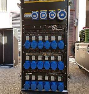 RACK CABLATO CON 18 CANALI DIMMER 5KW + POWER BOX 125A